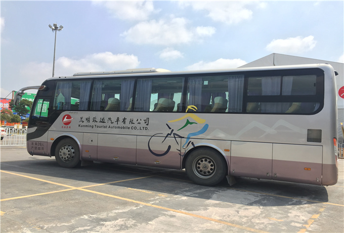 青岛包旅游车